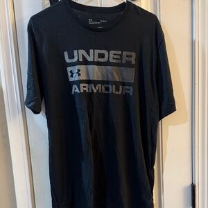 Under Armour Men's Black T-Shirt sz Large